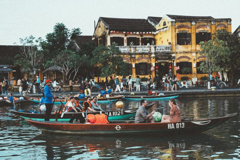 hoi-an-and-da-nang-photographer-tih_JWnGMoA-unsplash